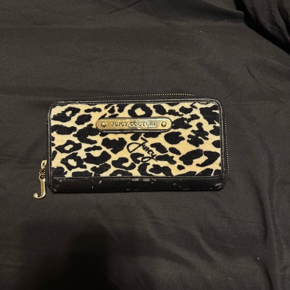 Juicy Couture Leopard Wallet - Picture 1 of 4